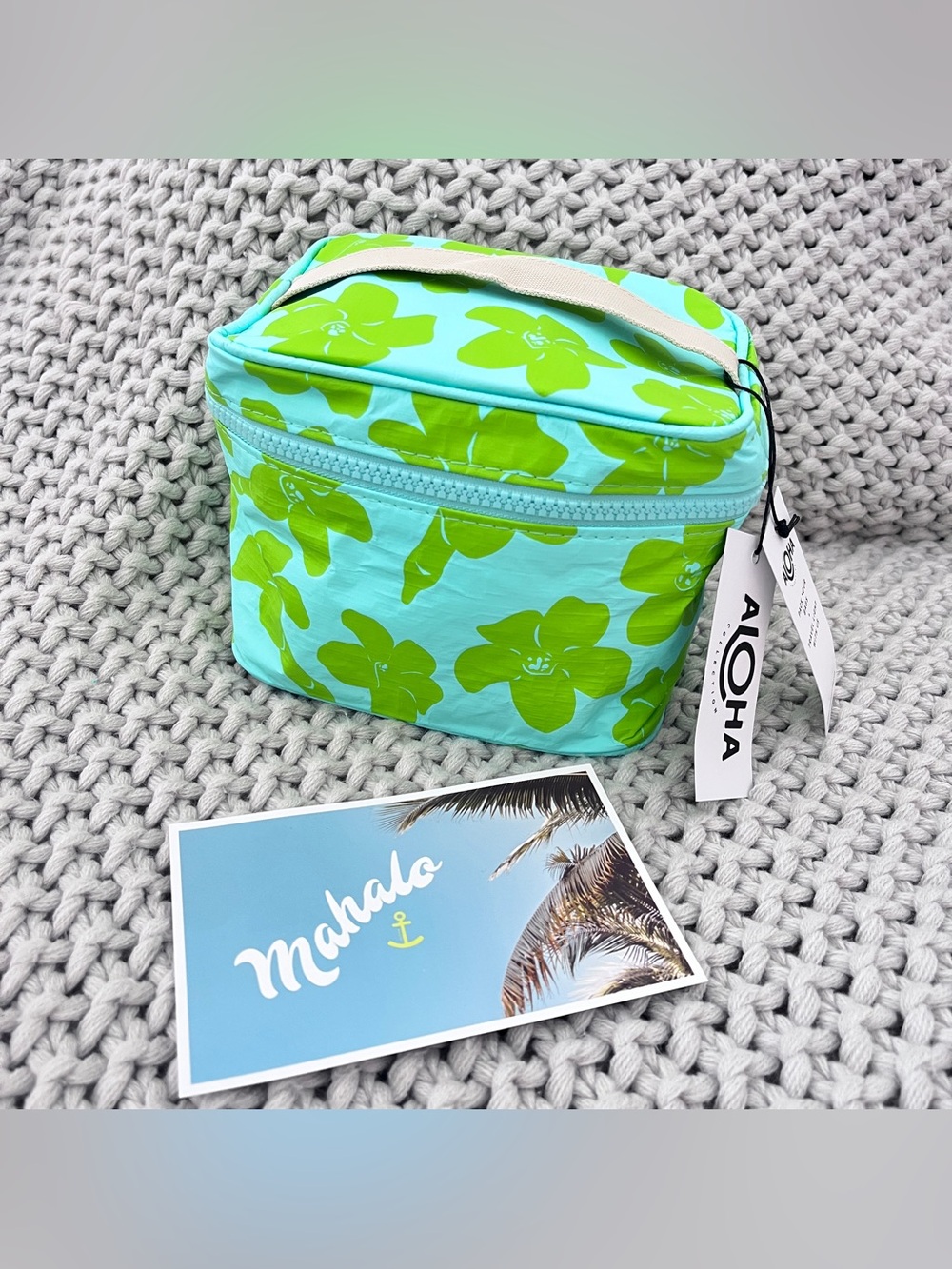 Aloha Collection• Cabin Crew Kit in Puakenikeni Buds Fresh On Splash
